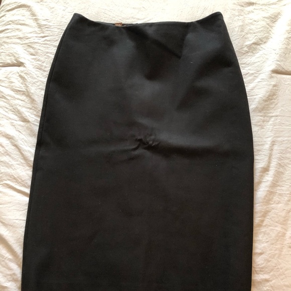Ladies Danier pencil skirt - Picture 5 of 7